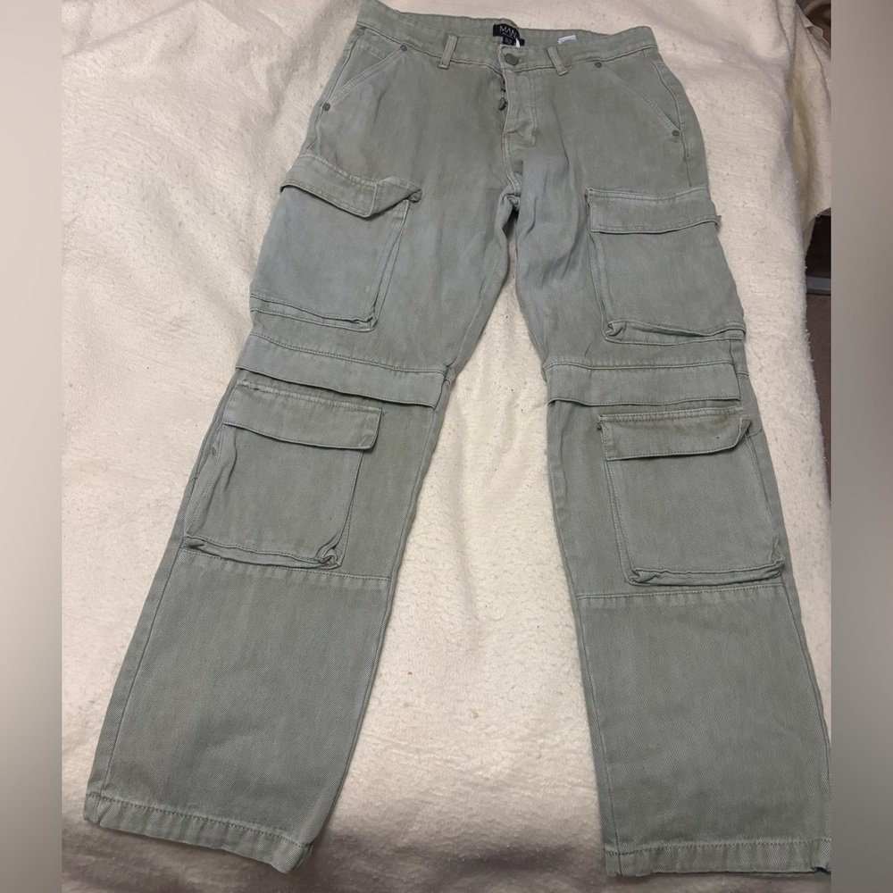 Boohoo Olive Men's Cargo Pants - Picture 4 of 11